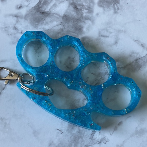 Knuckles Heart keychain - Picture 2 of 4